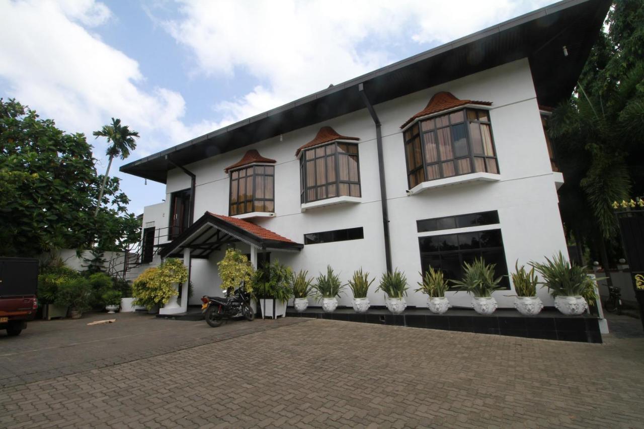 Garden Beach Hotel Kalutara Exterior photo