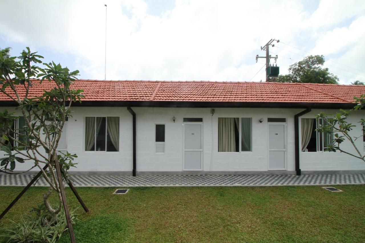 Garden Beach Hotel Kalutara Exterior photo